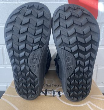 KIRPPIS Aikuisten paljasjalka talvisaappaat Snowfox - Musta - Belenka, koko 38 sisämitta 24,5 cm